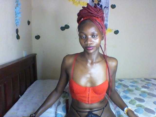 Luna-Noir live cam on BongaCams