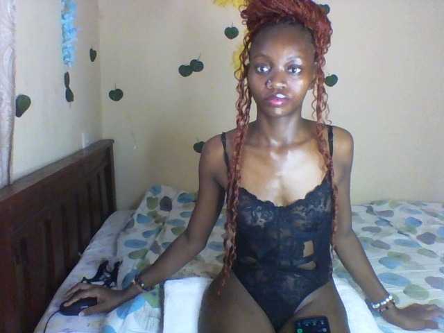 Luna-Noir live cam on BongaCams