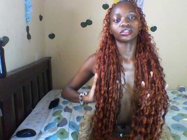 Luna-Noir live cam on BongaCams