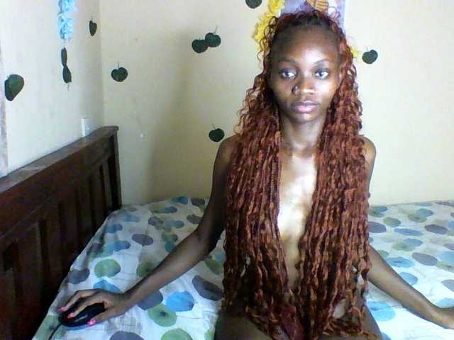 Luna-Noir live cam on BongaCams