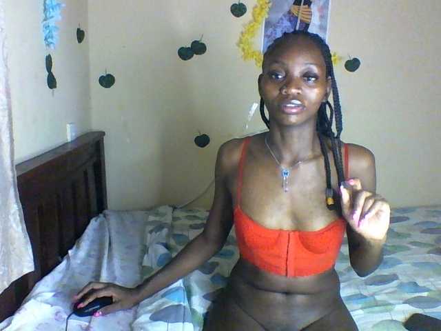 Luna-Noir live cam on BongaCams