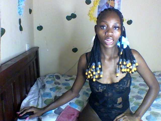 Luna-Noir live cam on BongaCams