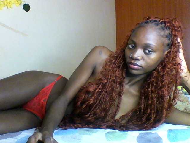 Luna-Noir live cam on BongaCams