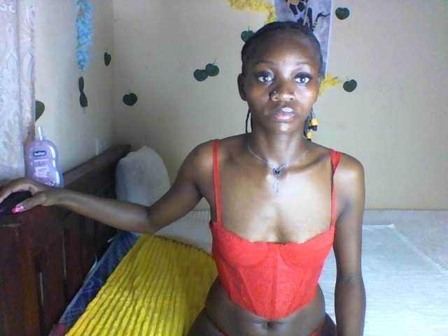 Luna-Noir live cam on BongaCams