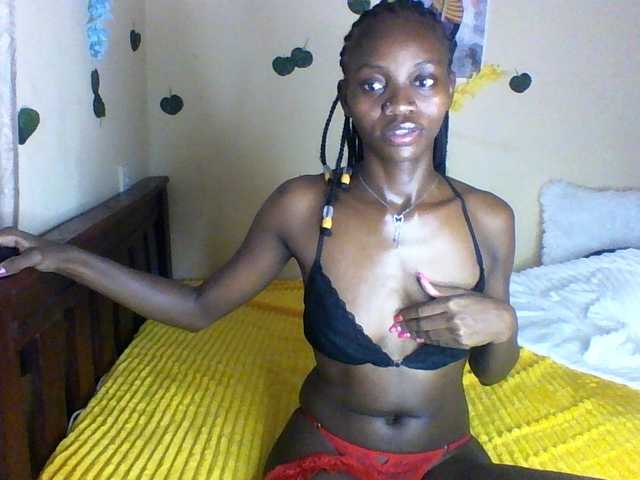 Luna-Noir live cam on BongaCams
