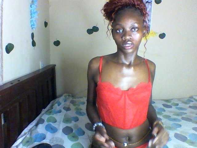Luna-Noir live cam on BongaCams