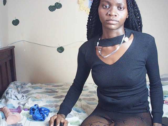 Luna-Noir's BongaCams show and profile