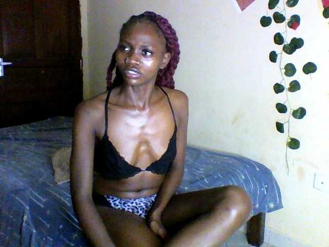 Luna-Noir live cam on BongaCams