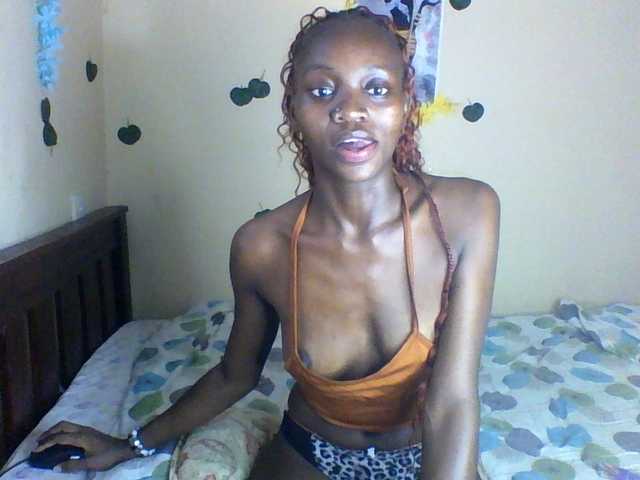 Luna-Noir live cam on BongaCams