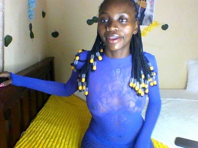 Luna-Noir live cam on BongaCams