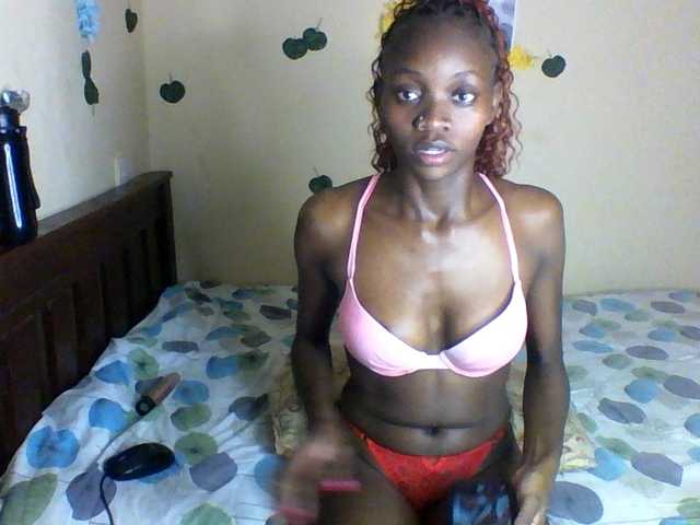 Luna-Noir live cam on BongaCams