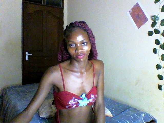 Luna-Noir live cam on BongaCams