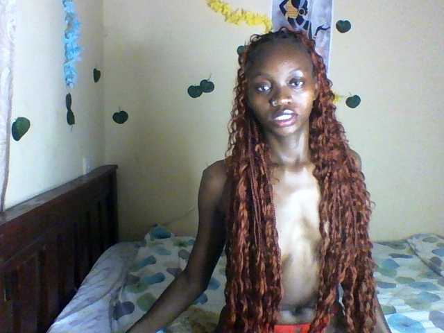 Luna-Noir live cam on BongaCams