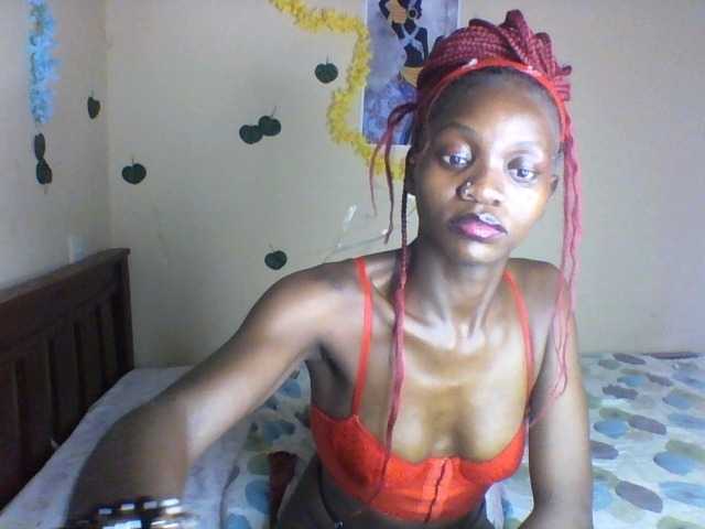 Luna-Noir live cam on BongaCams