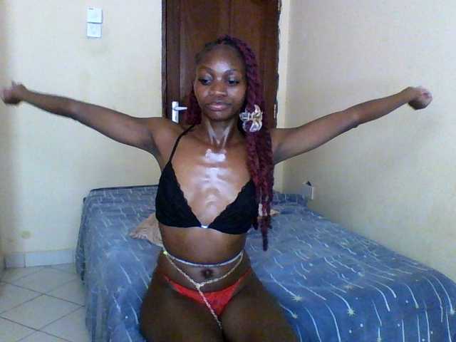 Luna-Noir live cam on BongaCams