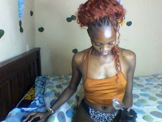 Luna-Noir live cam on BongaCams