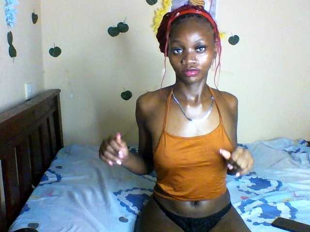 Luna-Noir live cam on BongaCams