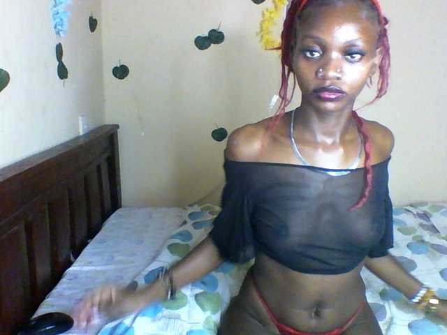 Luna-Noir live cam on BongaCams