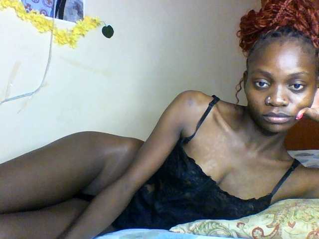 Luna-Noir live cam on BongaCams