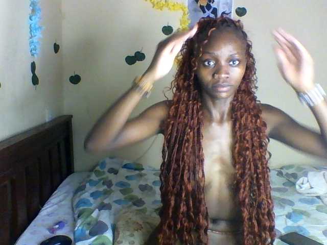 Luna-Noir live cam on BongaCams