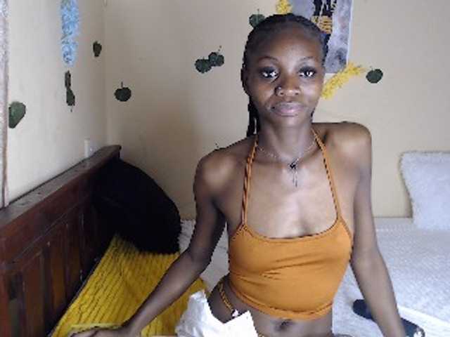 Luna-Noir live webcam show