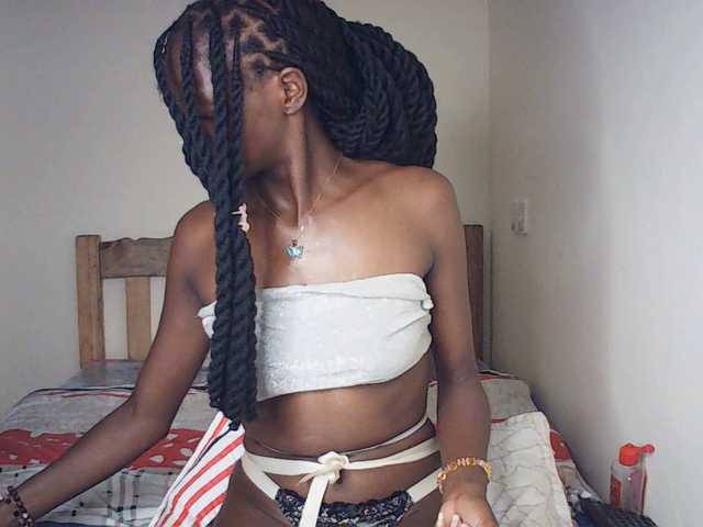 Luna-Noir's BongaCams show and profile