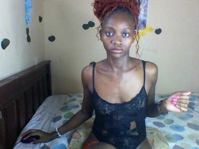 Luna-Noir live cam on BongaCams
