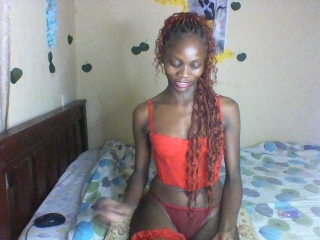 Luna-Noir live cam on BongaCams