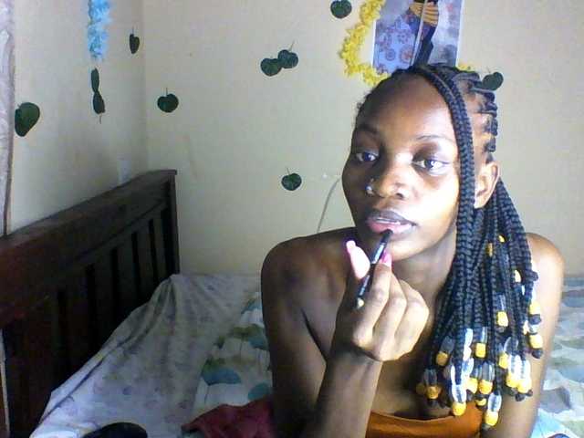 Luna-Noir live cam on BongaCams