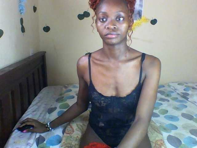 Luna-Noir live cam on BongaCams