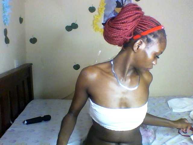 Luna-Noir live cam on BongaCams