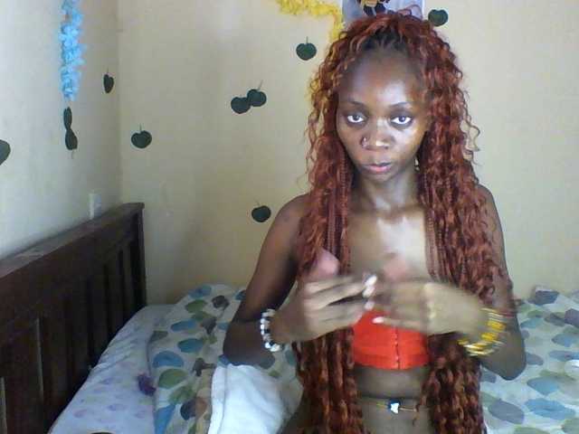 Luna-Noir live cam on BongaCams