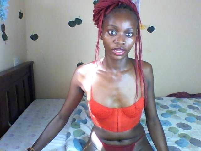 Luna-Noir live cam on BongaCams