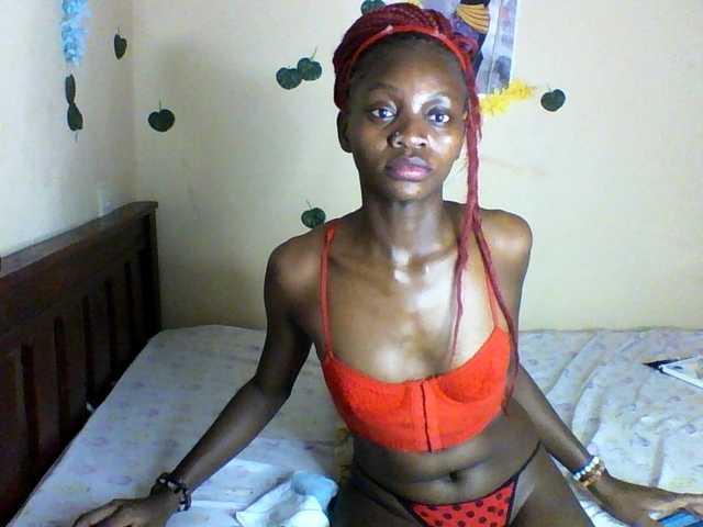 Luna-Noir live cam on BongaCams