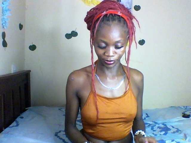 Luna-Noir live cam on BongaCams