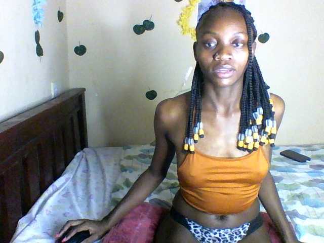 Luna-Noir live cam on BongaCams