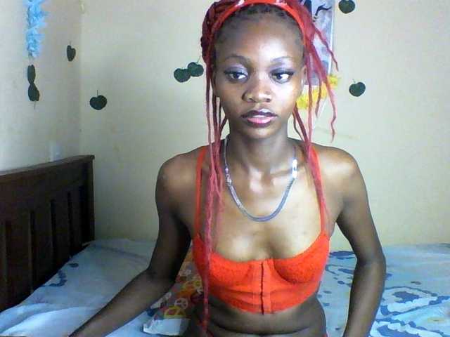 Luna-Noir live cam on BongaCams