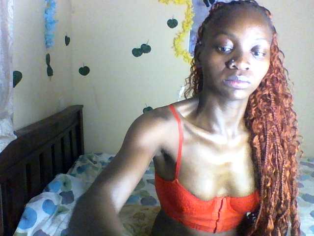 Luna-Noir live cam on BongaCams