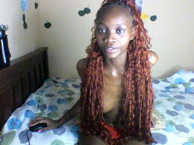 Luna-Noir live cam on BongaCams