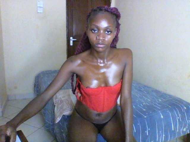 Luna-Noir live cam on BongaCams