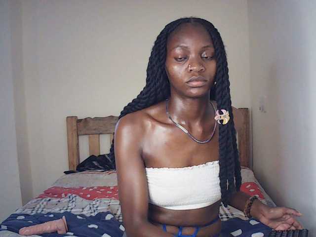 Luna-Noir's BongaCams show and profile