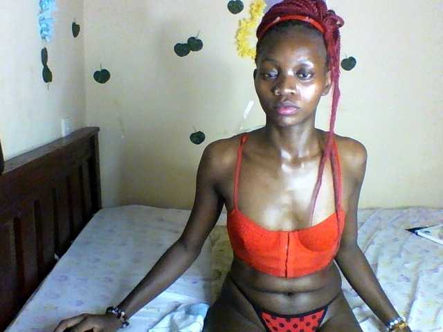 Luna-Noir live cam on BongaCams