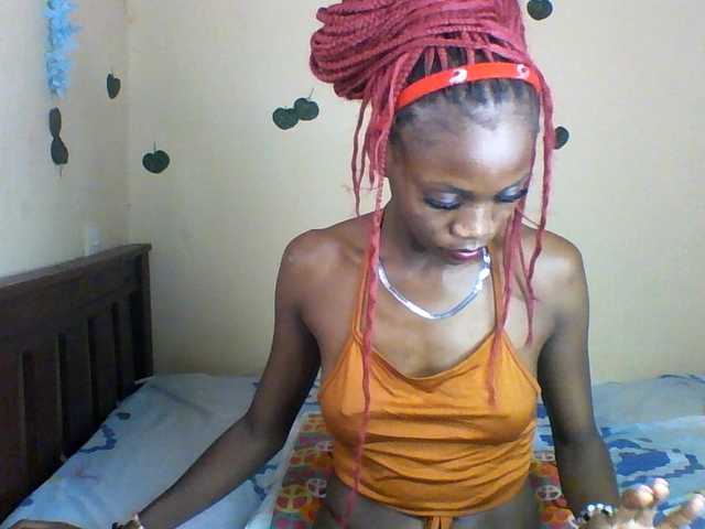 Luna-Noir live cam on BongaCams