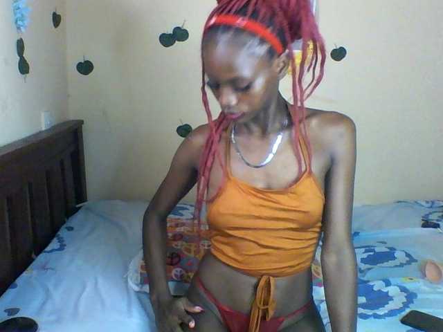 Luna-Noir live cam on BongaCams