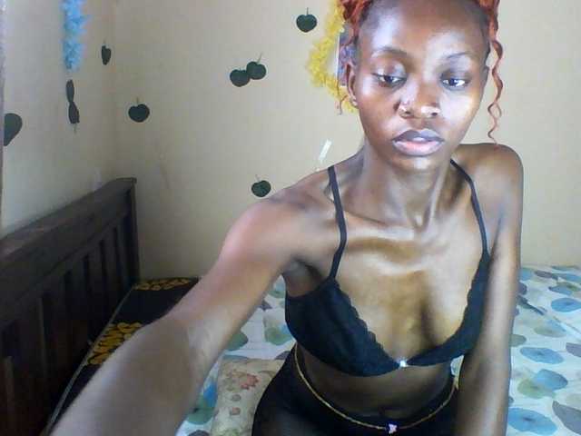 Luna-Noir live cam on BongaCams