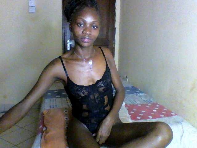 Luna-Noir live cam on BongaCams