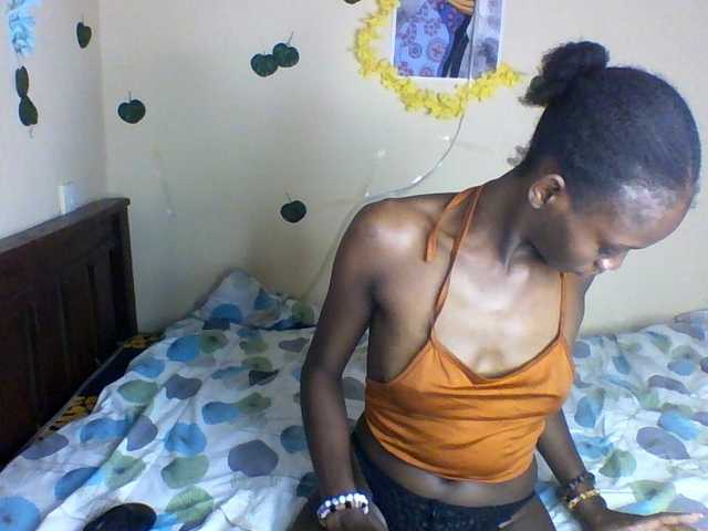 Luna-Noir live cam on BongaCams