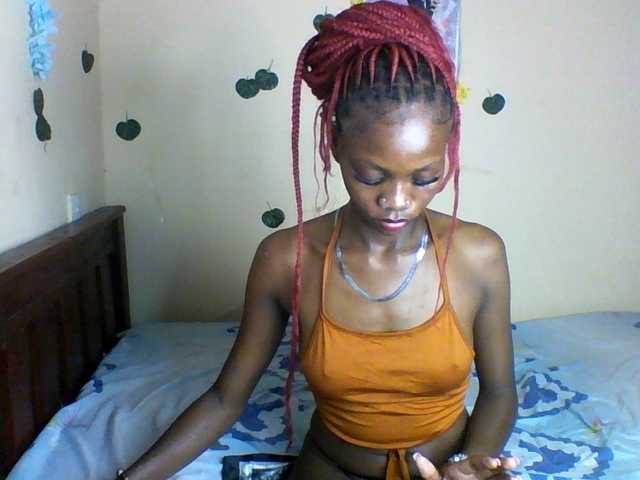 Luna-Noir live cam on BongaCams