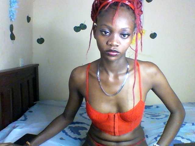 Luna-Noir live cam on BongaCams