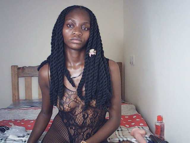 Luna-Noir's BongaCams show and profile